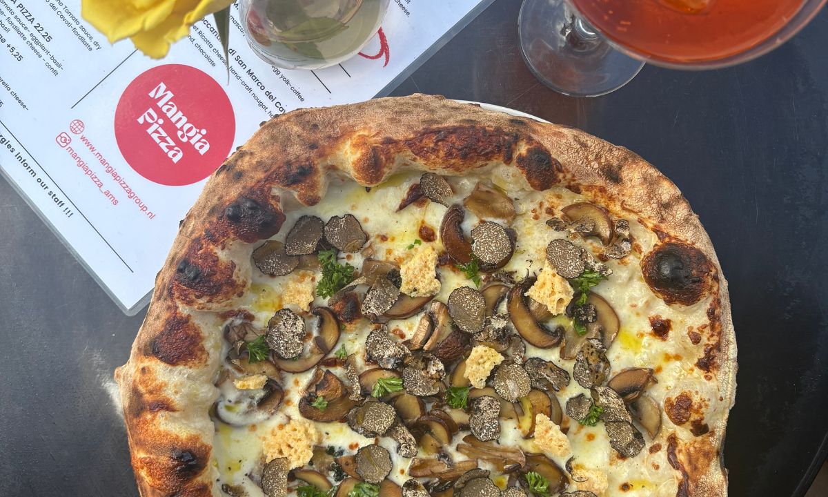 calzone pizza amsterdam